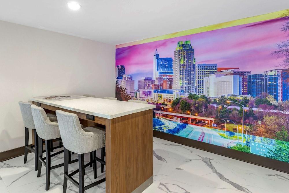 Clarion Pointe Raleigh Midtown