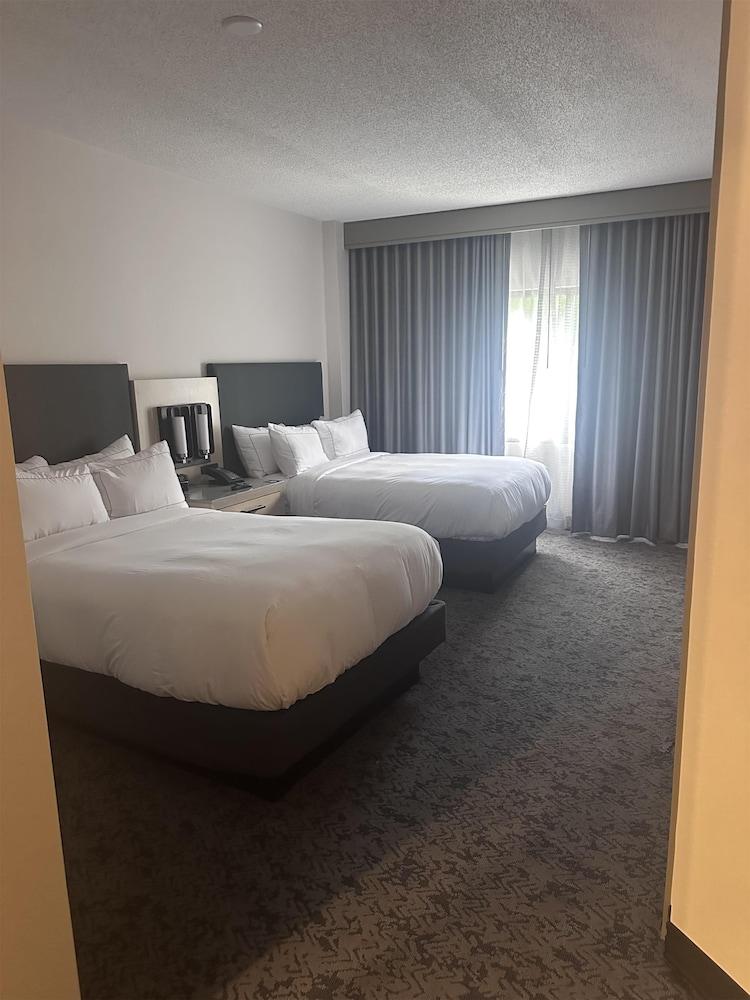 DoubleTree Suites by Hilton Raleigh - Durham