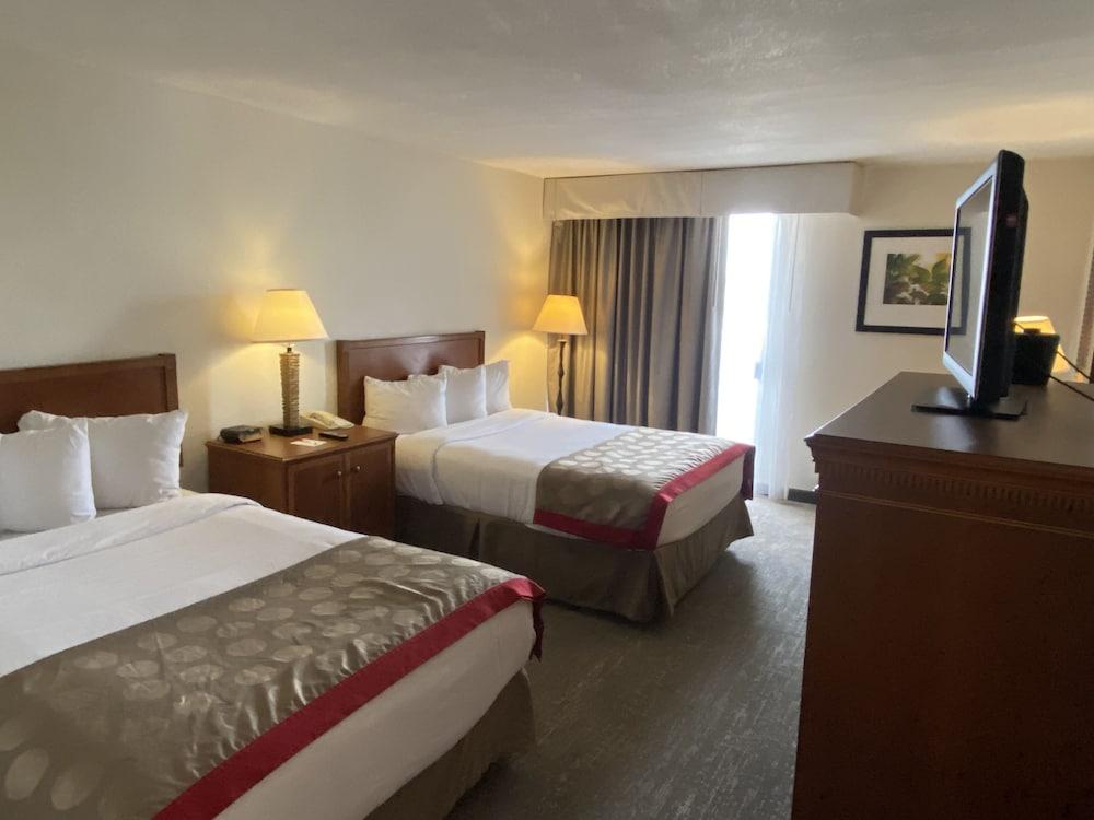 Ramada Plaza by Wyndham Albuquerque Midtown