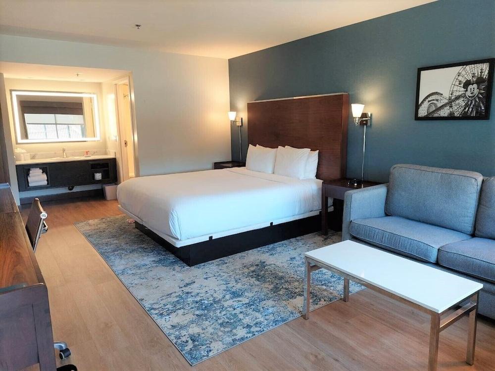 Four Points by Sheraton Anaheim