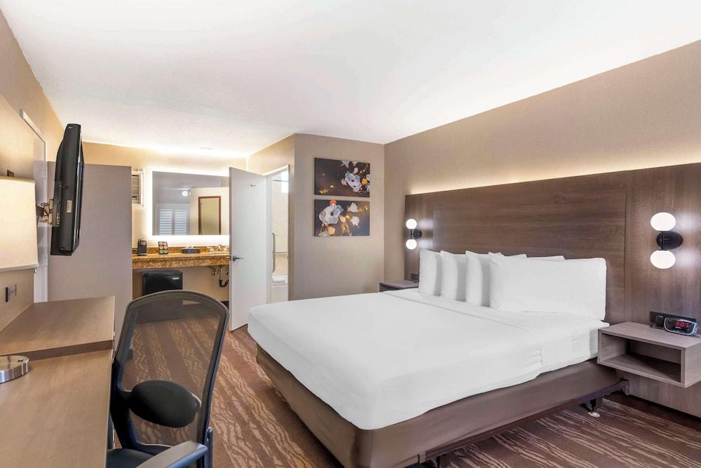 Best Western Plus Stovall's Inn