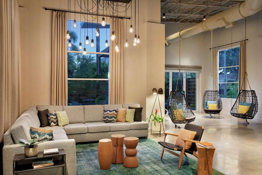 Hotel Alba, Tapestry Collection by Hilton