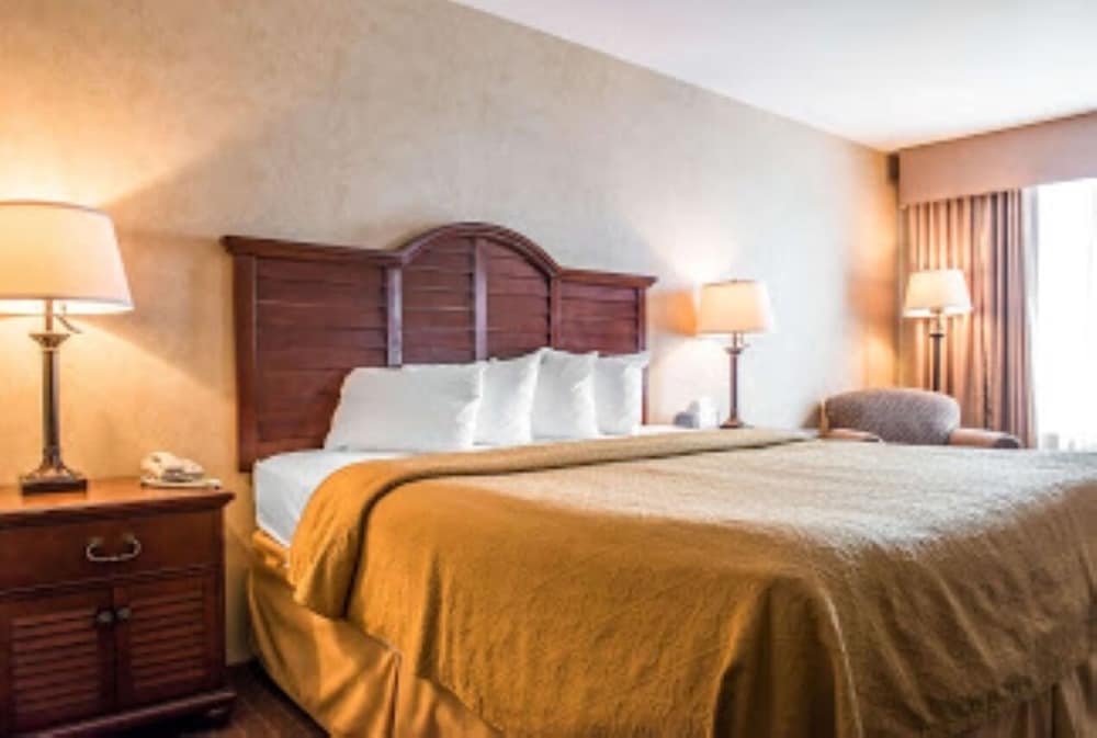 Quality Inn Pittsburgh Airport