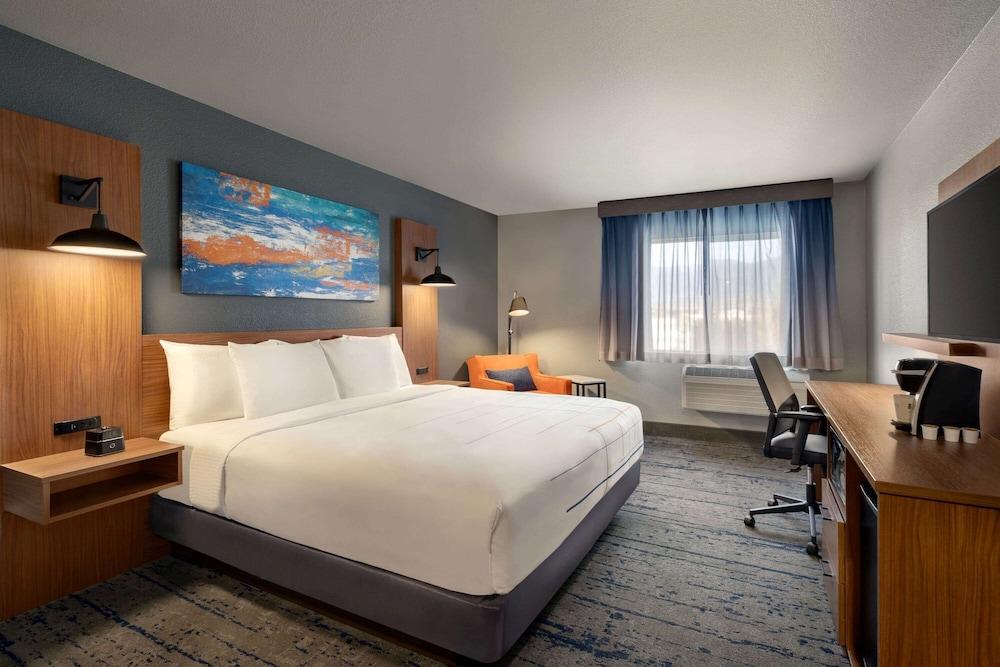 La Quinta Inn & Suites by Wyndham Springfield