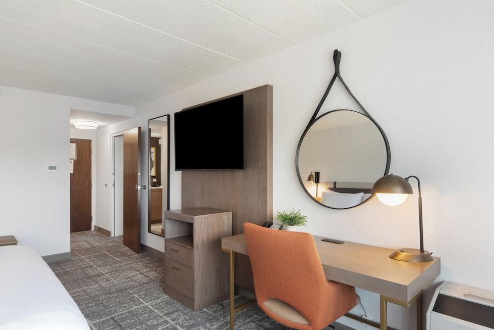 Crowne Plaza Lansing by IHG