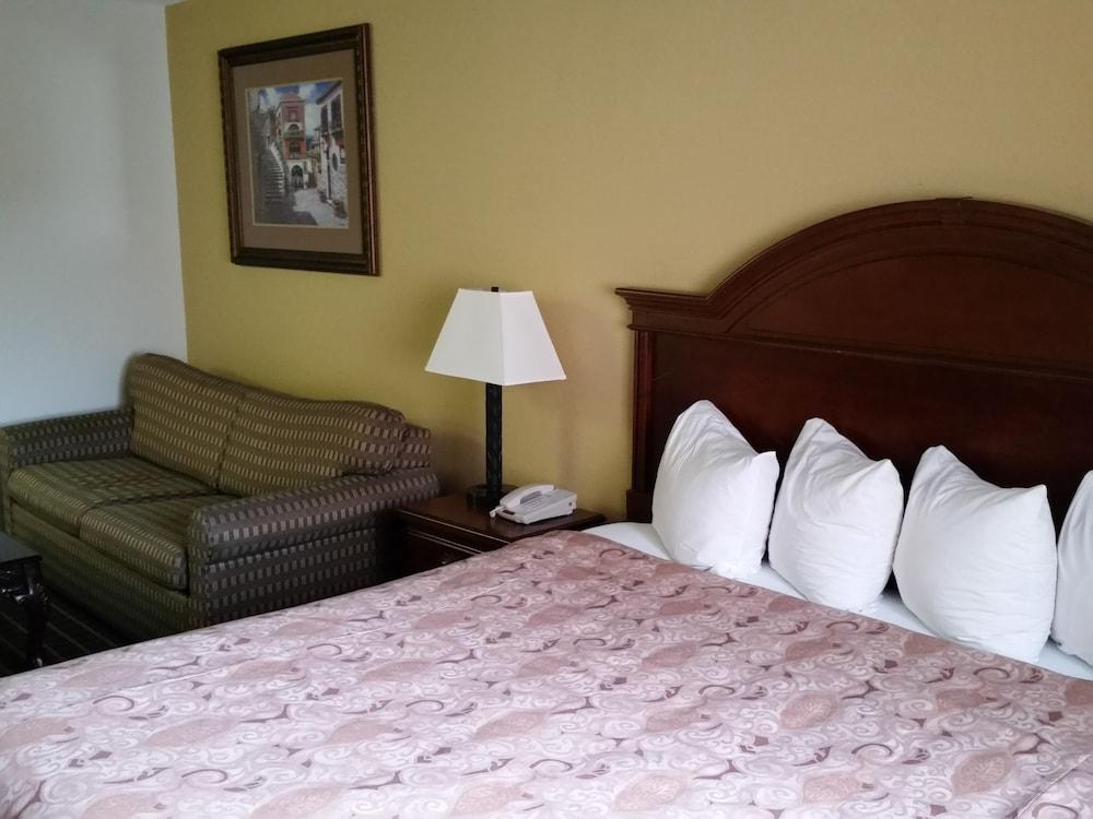 Rodeway Inn Cedar Rapids Westdale