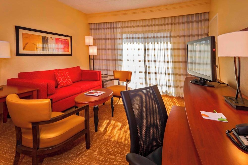 Courtyard by Marriott Virginia Beach Norfolk