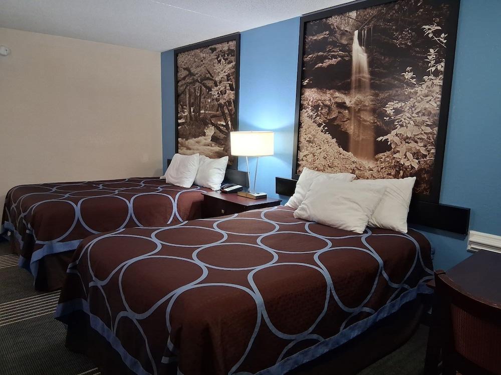 Super 8 by Wyndham Kingston