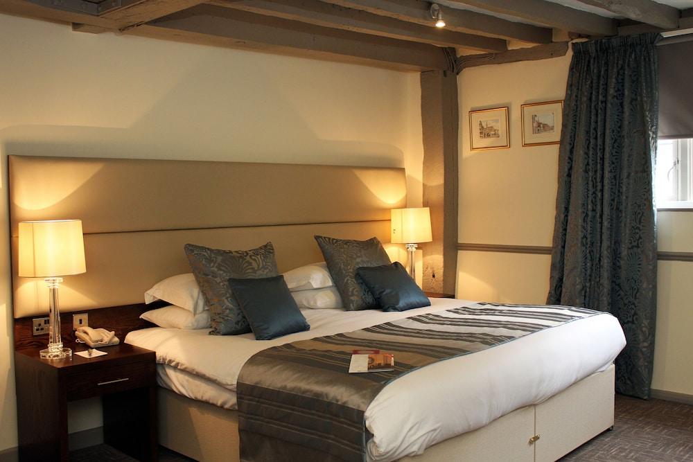 Legacy Rose and Crown Hotel