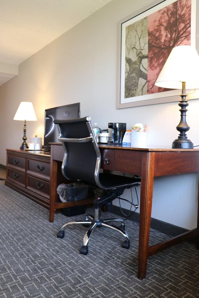 Ramada Plaza by Wyndham Hagerstown