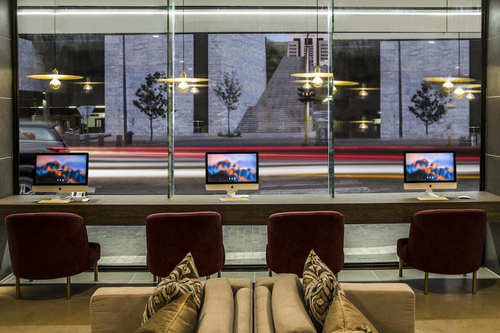 Avani Windhoek Hotel & Casino