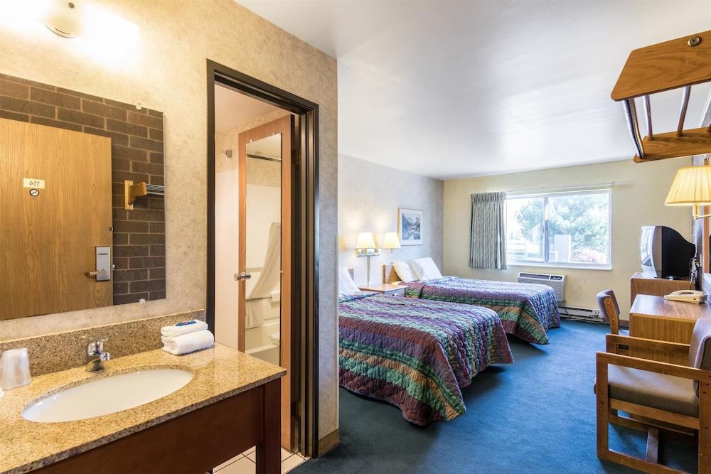 Motel 6 Eau Claire, WI