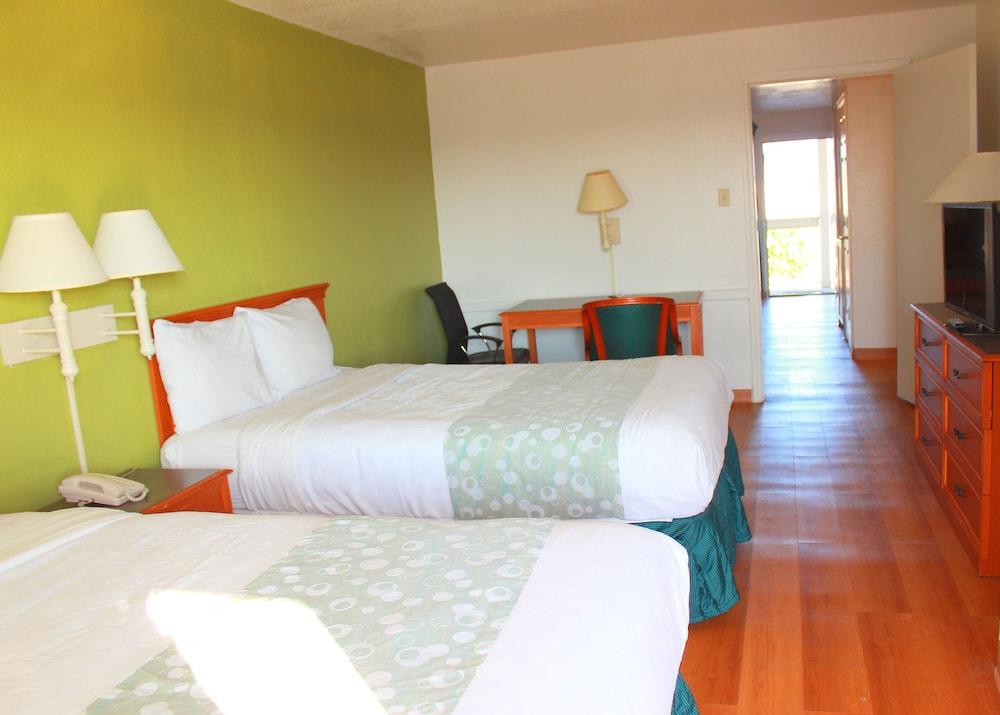 Baymont by Wyndham Tulsa Broken Arrow