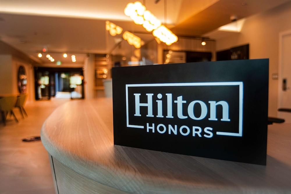 DoubleTree by Hilton St. John's Harbourview