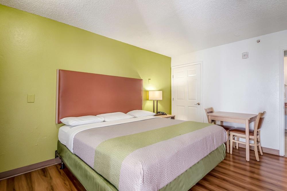 Motel 6 Corpus Christi, TX – North