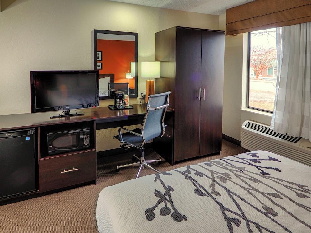 Sleep Inn & Suites Spring Lake - Fayetteville near Fort Bragg