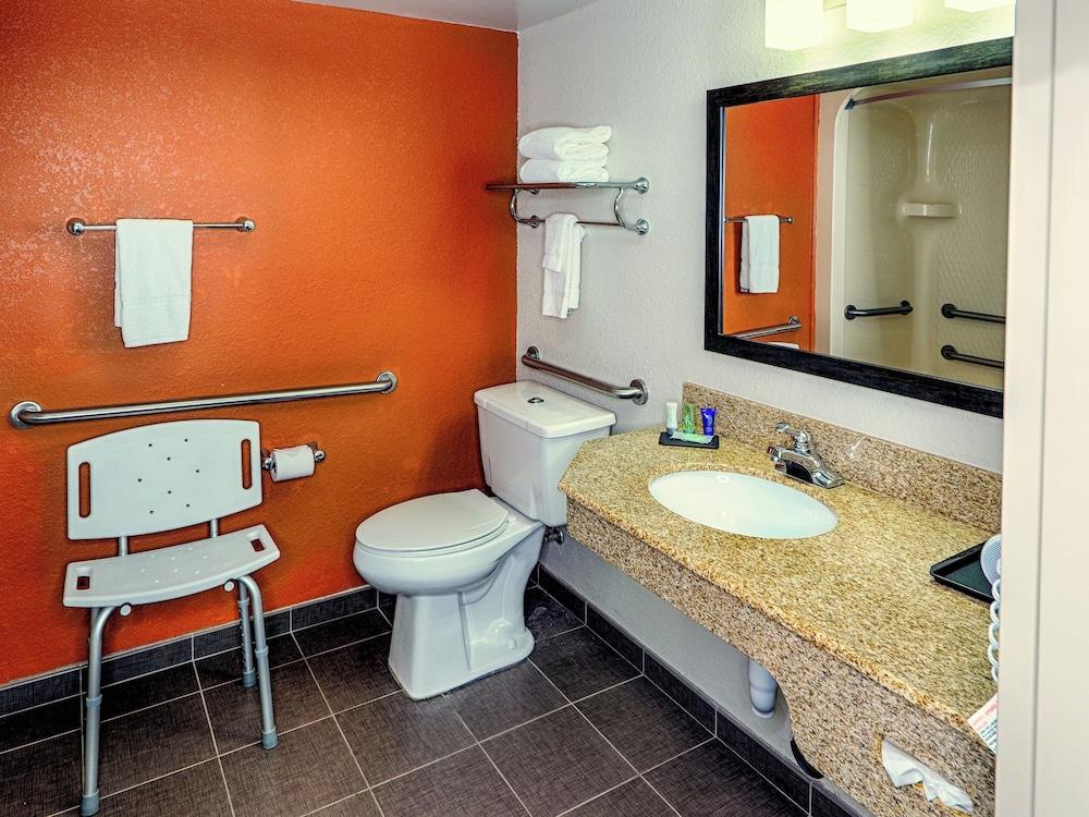 Sleep Inn & Suites Spring Lake - Fayetteville near Fort Bragg