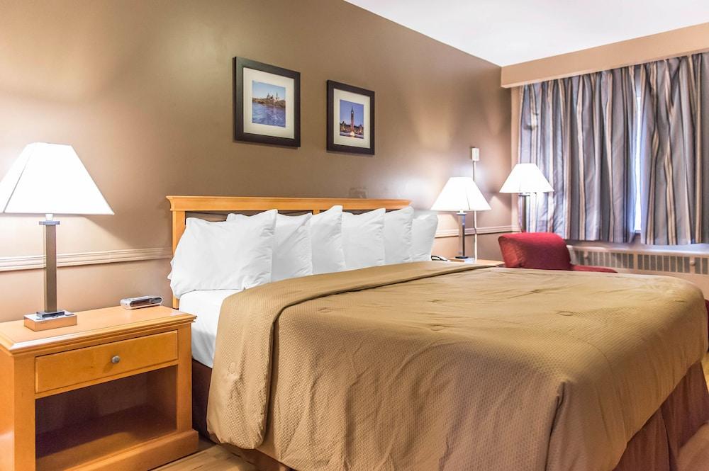 Econo Lodge Downtown Ottawa