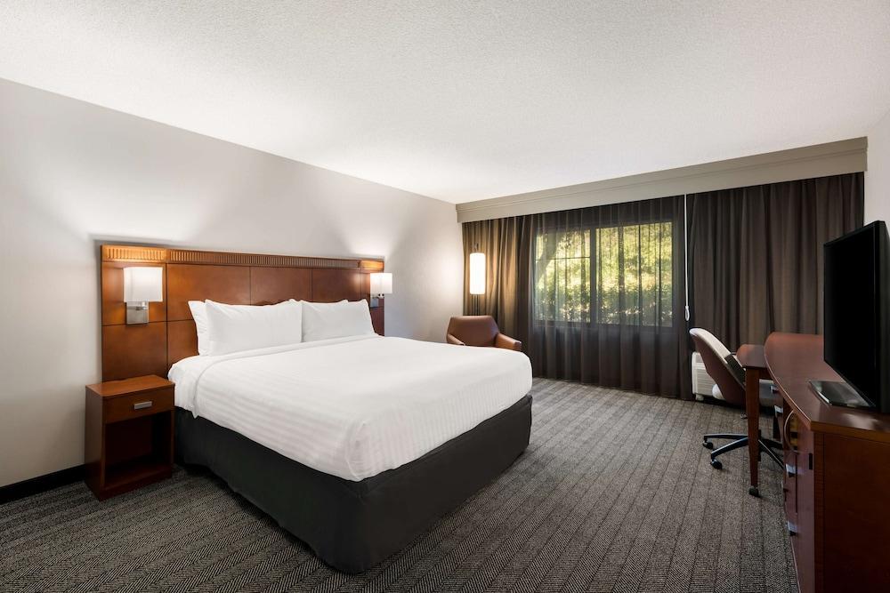 Sonesta Select San Jose Airport