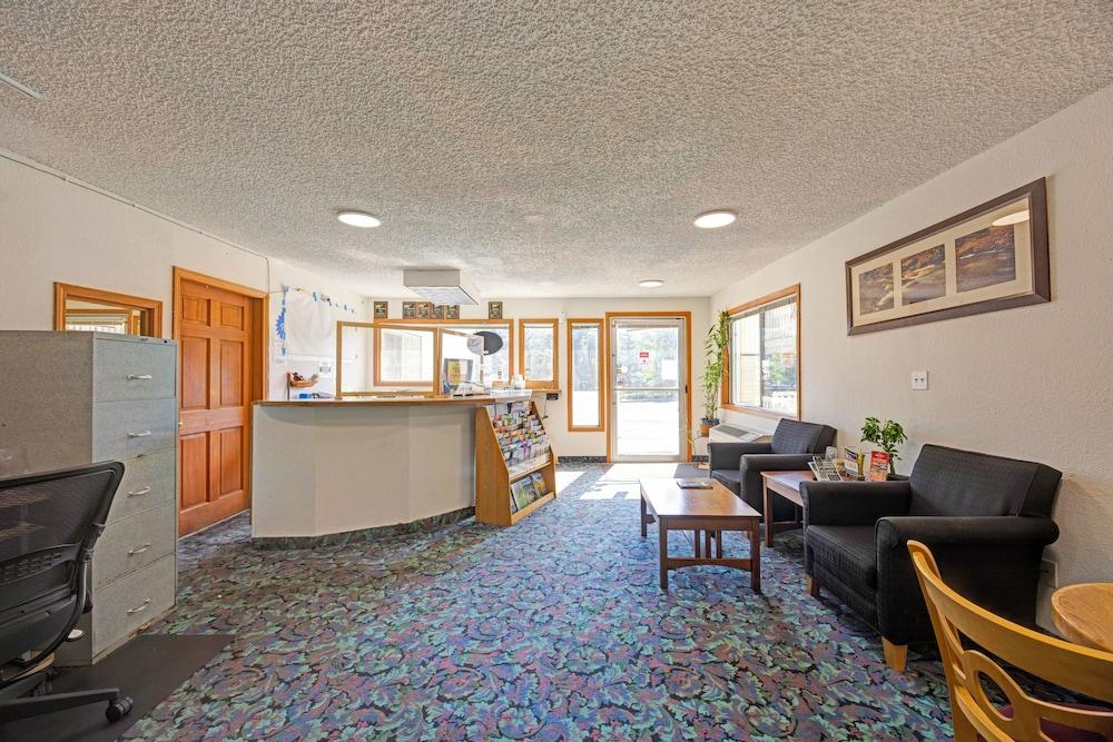 Capital O Stevenson Inn Riverside