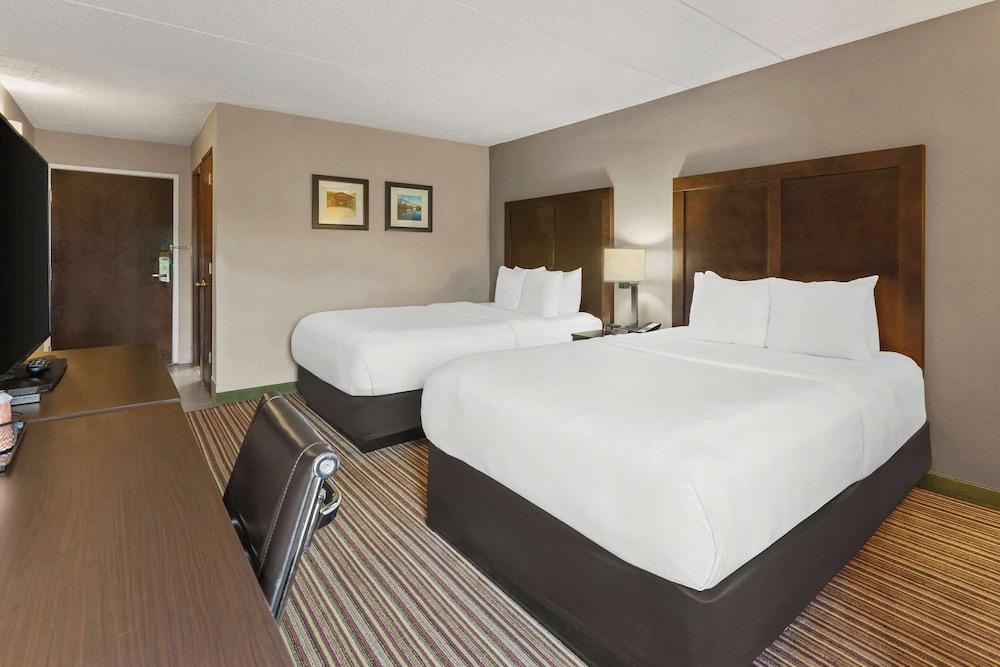 Comfort Inn Lehigh Valley West - Allentown