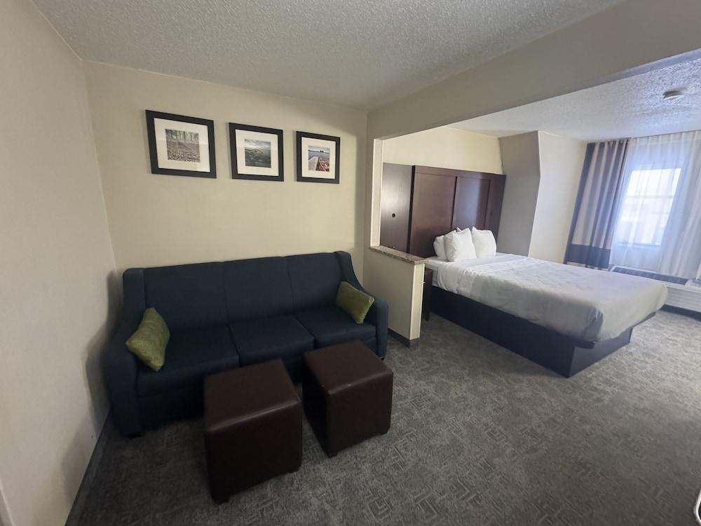 Quality Inn & Suites Green Bay - Ashwaubenon
