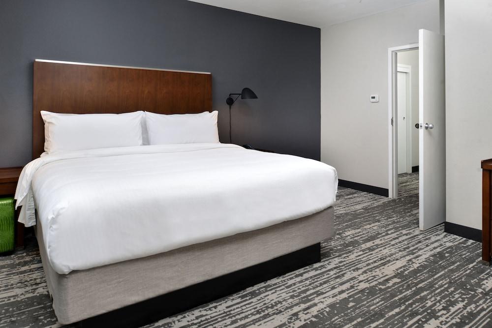 Four Points by Sheraton Omaha Midtown