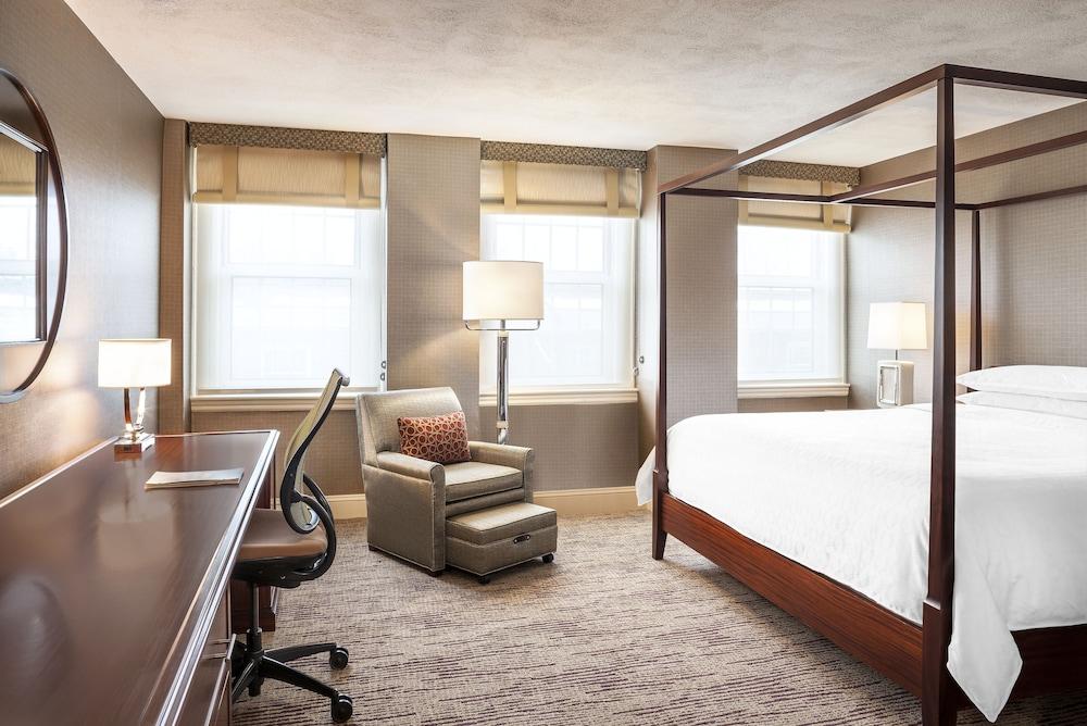 Sheraton Commander Hotel