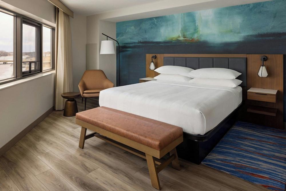 Oshkosh Marriott Waterfront Hotel & Convention Center