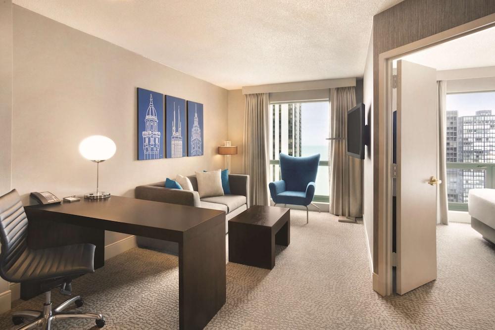 Hilton Chicago/Magnificent Mile Suites