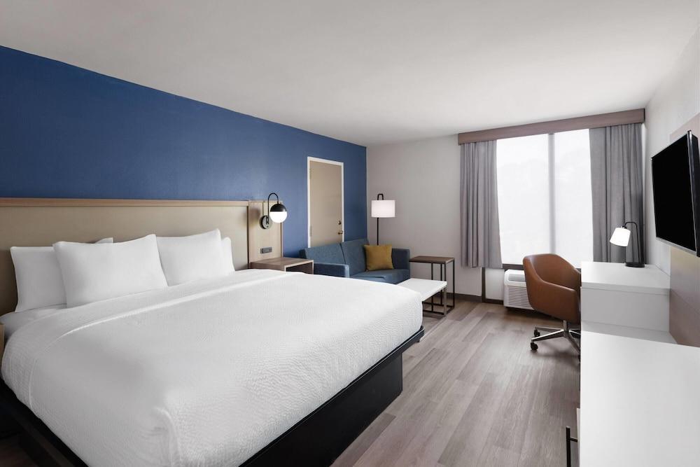 La Quinta Inn & Suites by Wyndham Myrtle Beach