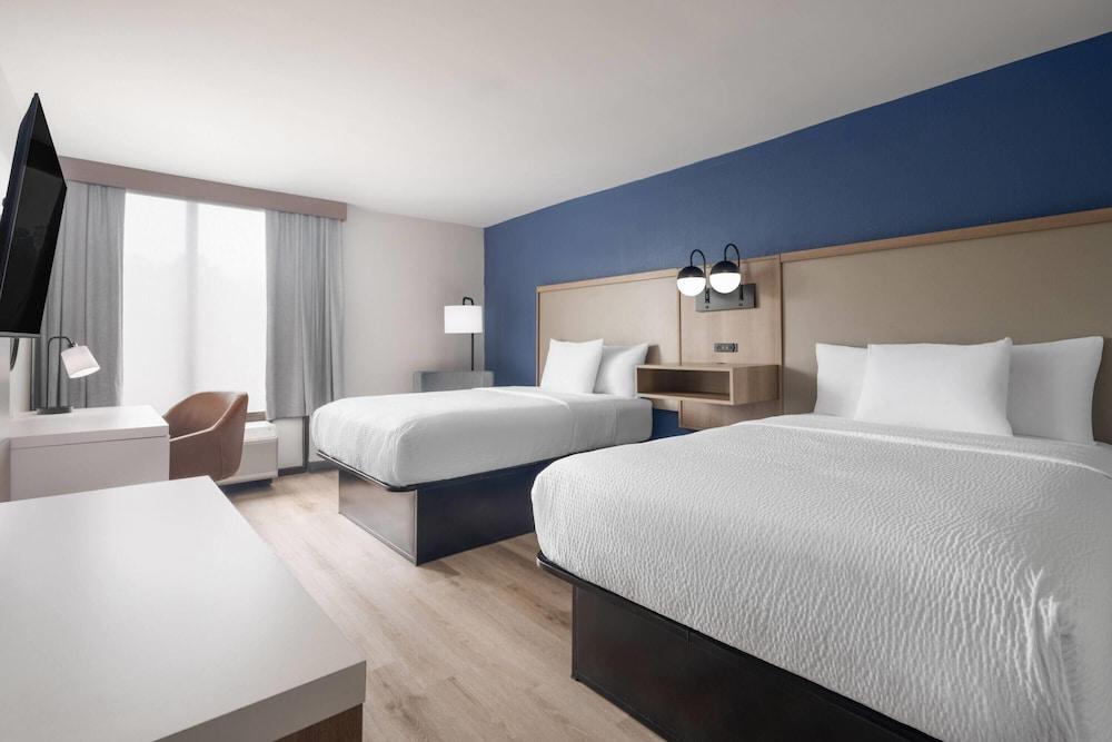 La Quinta Inn & Suites by Wyndham Myrtle Beach