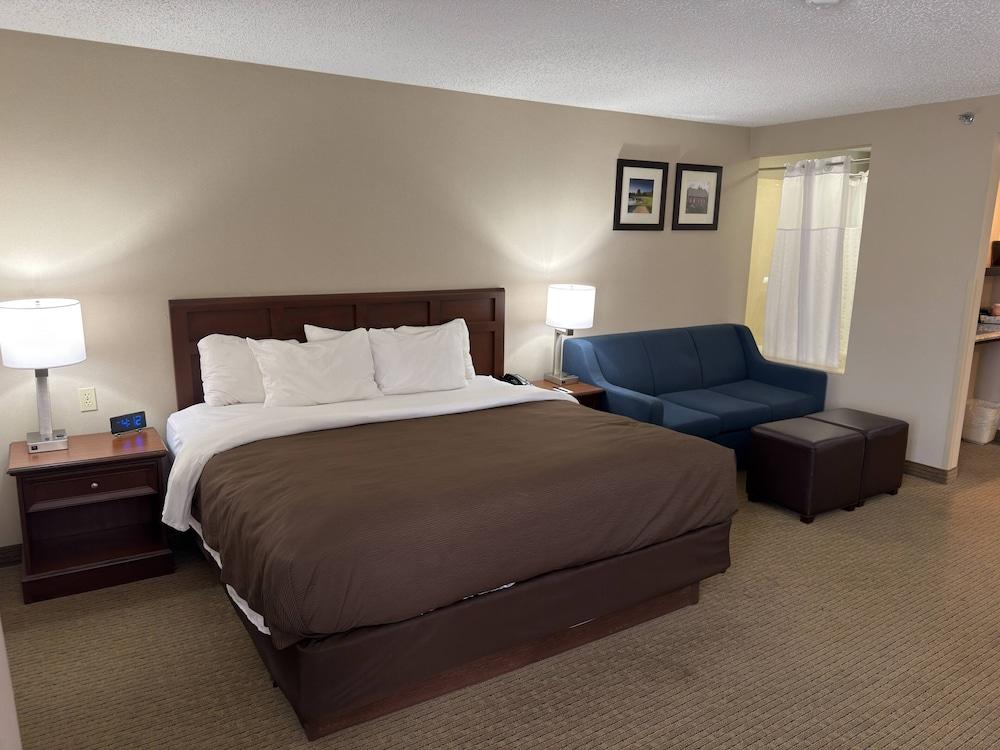 Wingate by Wyndham Utica