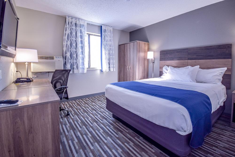 Days Inn & Suites by Wyndham Wisconsin Dells