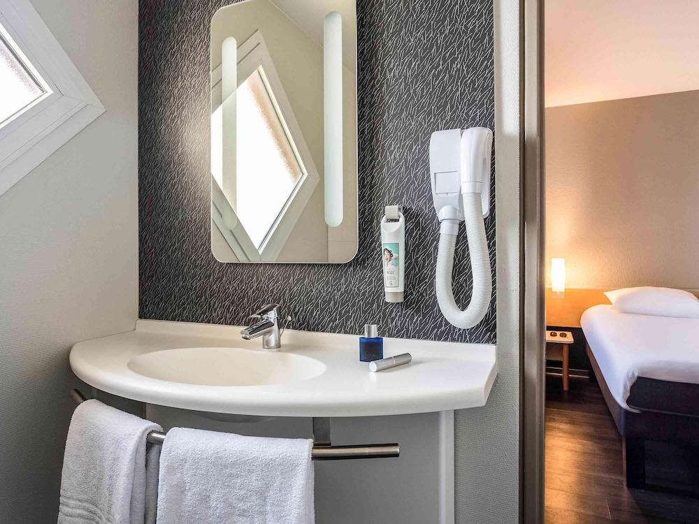 ibis Thonon Centre Hotel