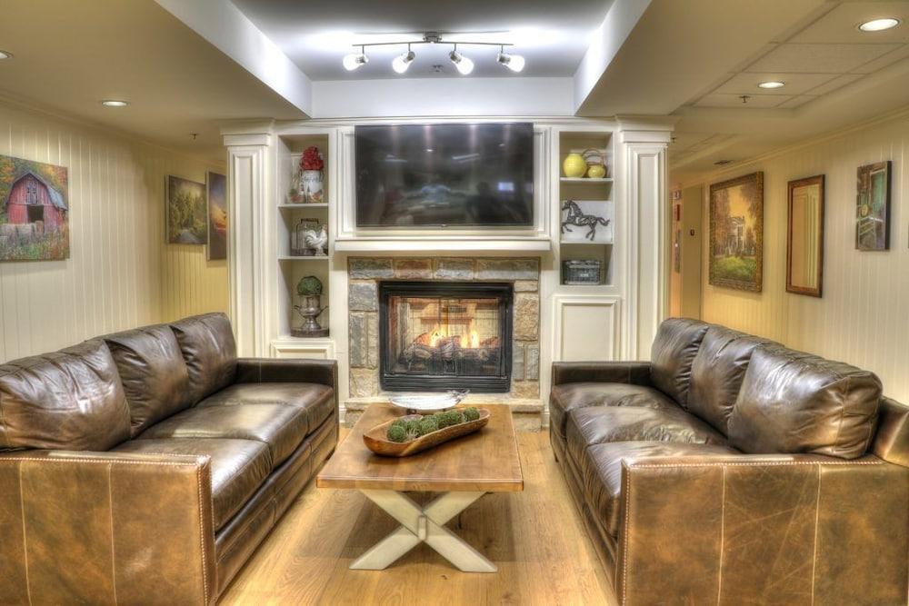 Lodge at Five Oaks Pigeon Forge - Sevierville