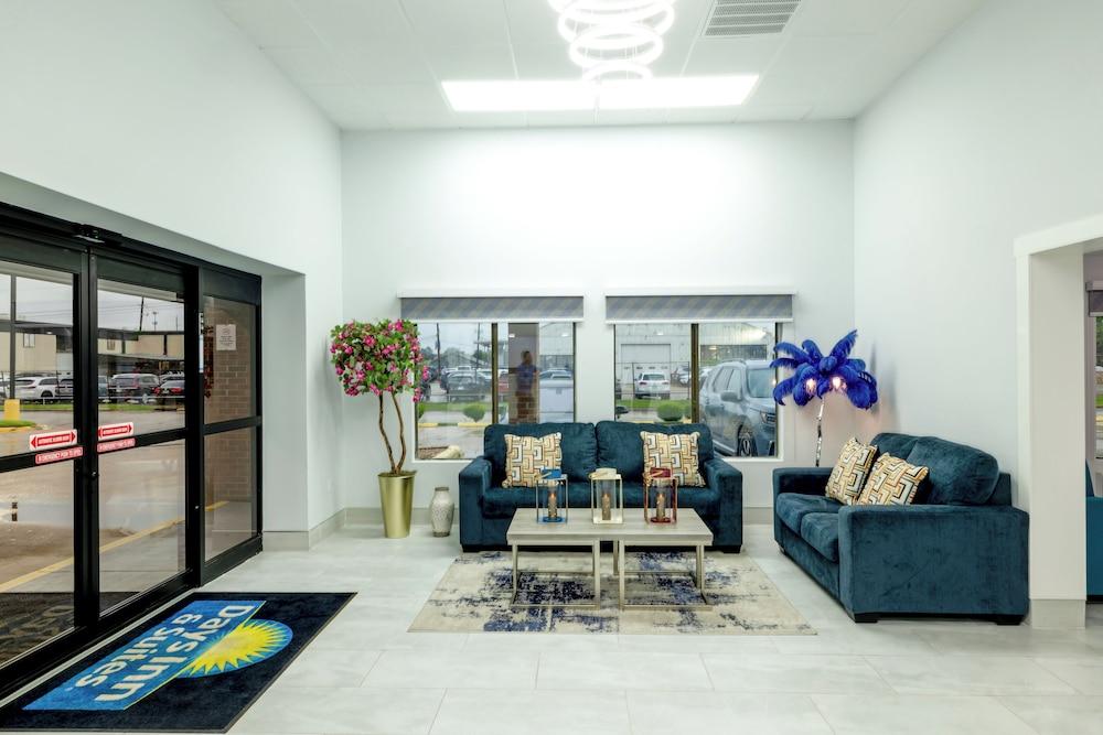 Days Inn & Suites by Wyndham Bossier City/Casino Area