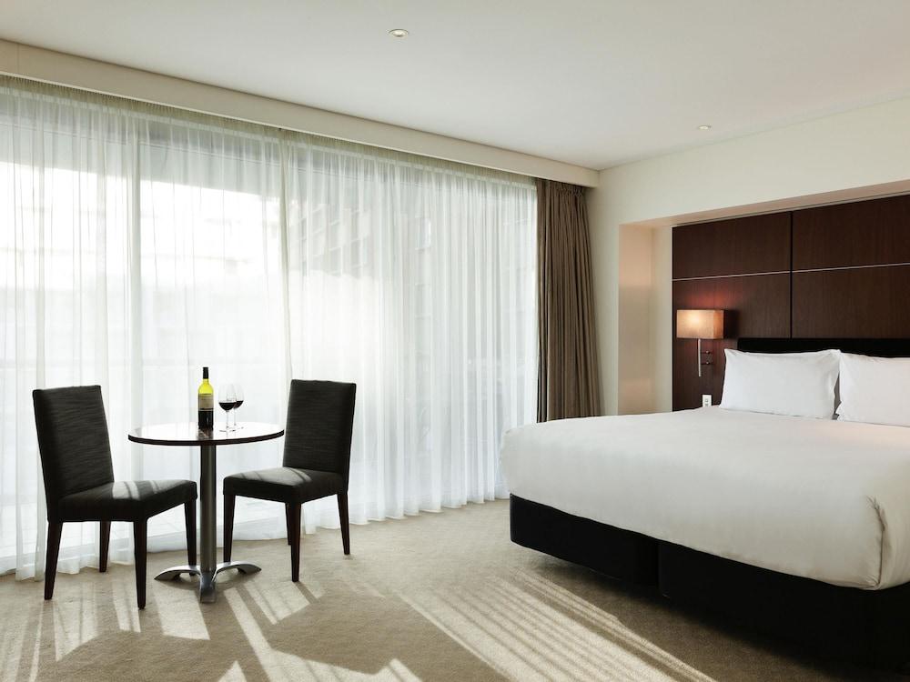 Pullman Auckland Hotel & Apartments