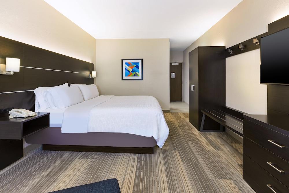 Holiday Inn Express Detroit-Warren by IHG