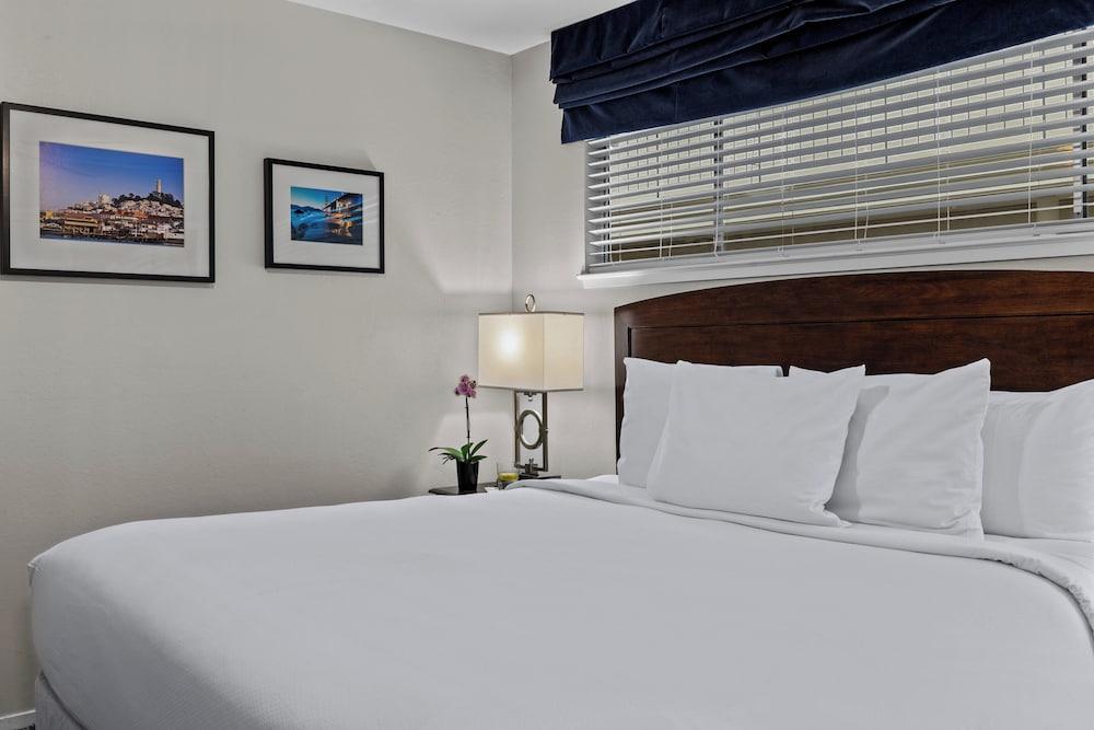 Suites At Fishermans Wharf