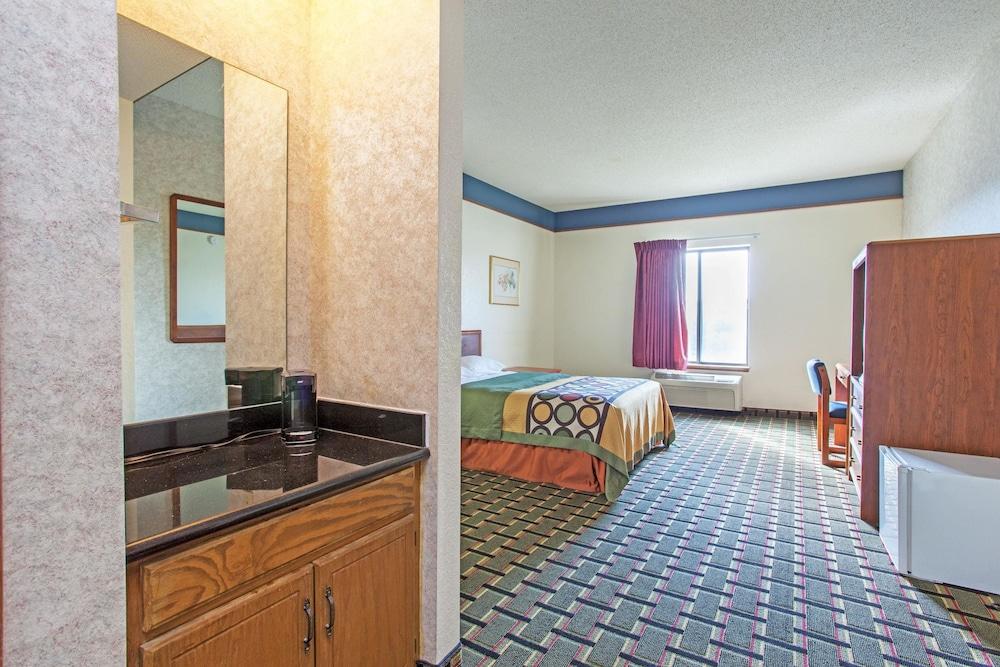 Super 8 by Wyndham Atchison