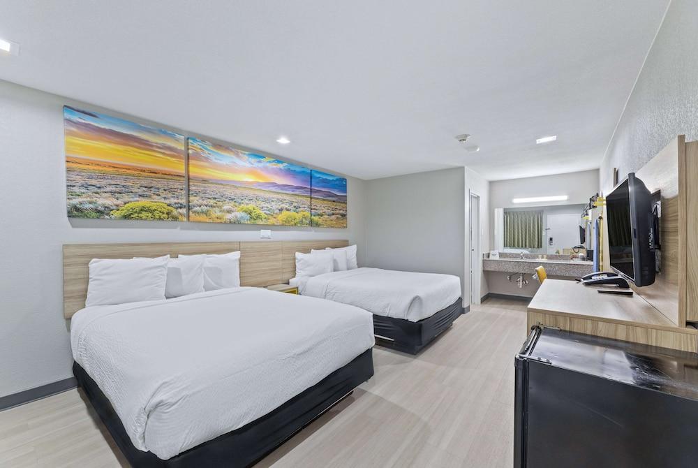 Days Inn by Wyndham McKinney