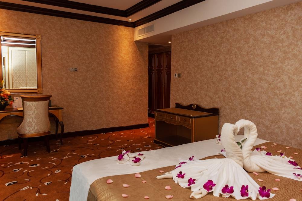 Puteri Wing, Riverside Majestic Hotel