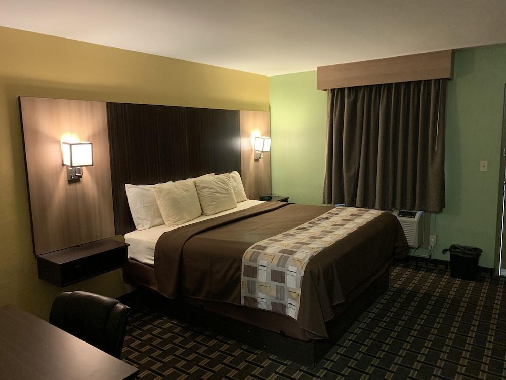 University Manor Inn