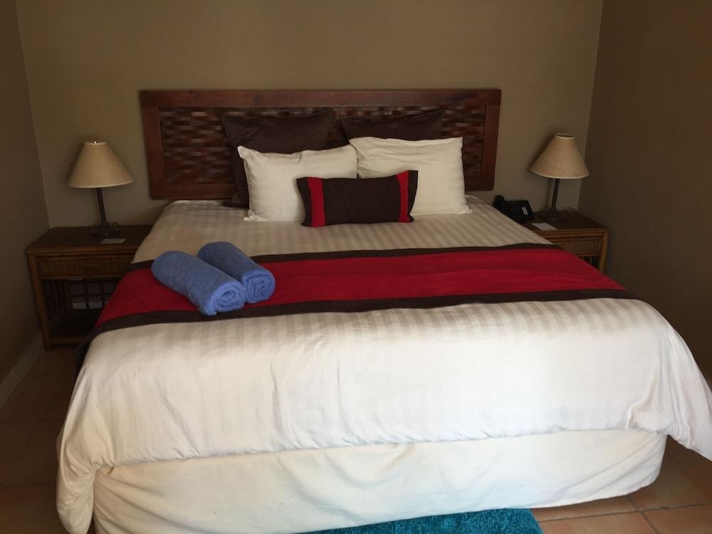 Coronado Luxury Club & Suites