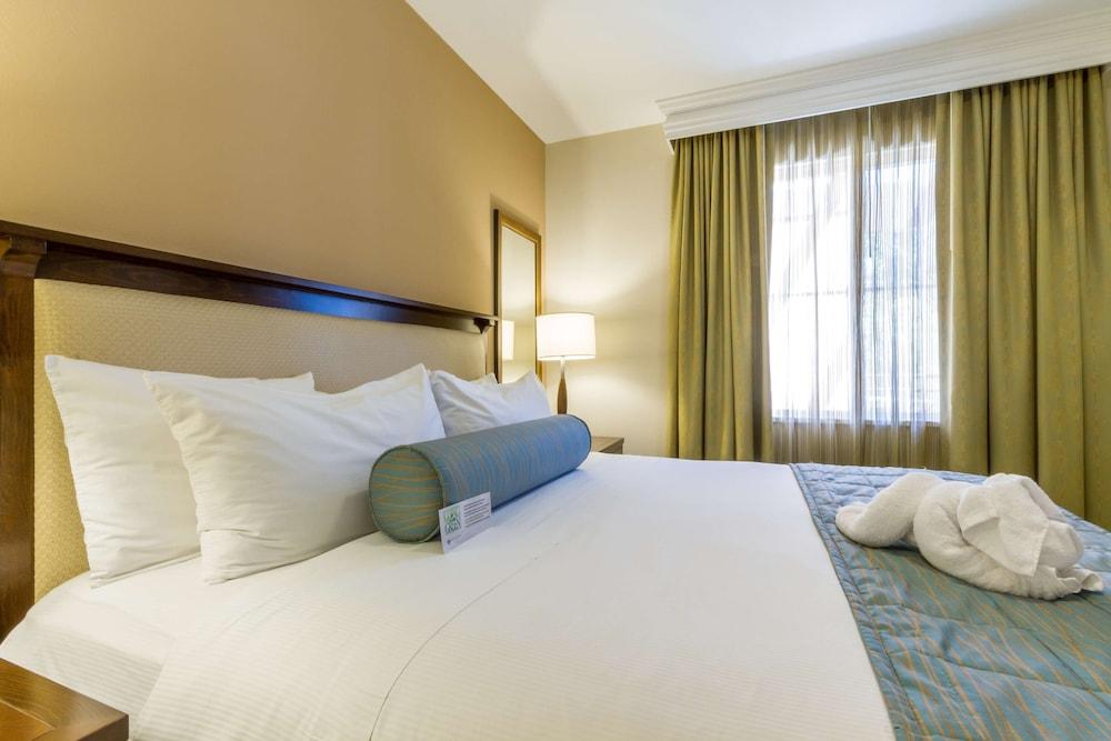 Grand Pacific Palisades