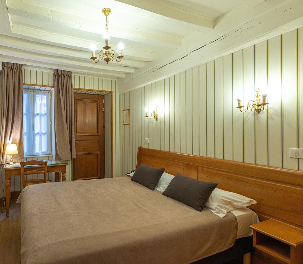 Logis Hôtel De La Cloche