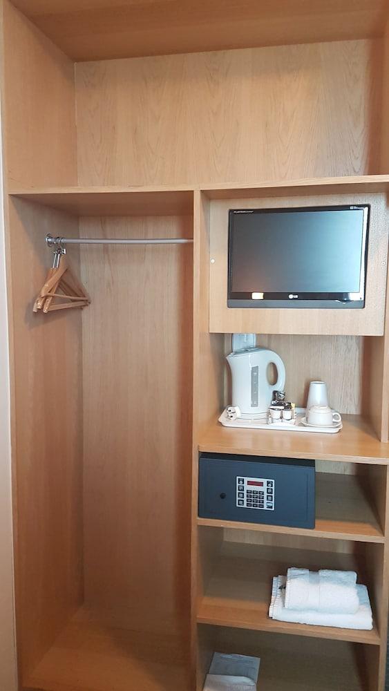 St Giles Heathrow Hotel