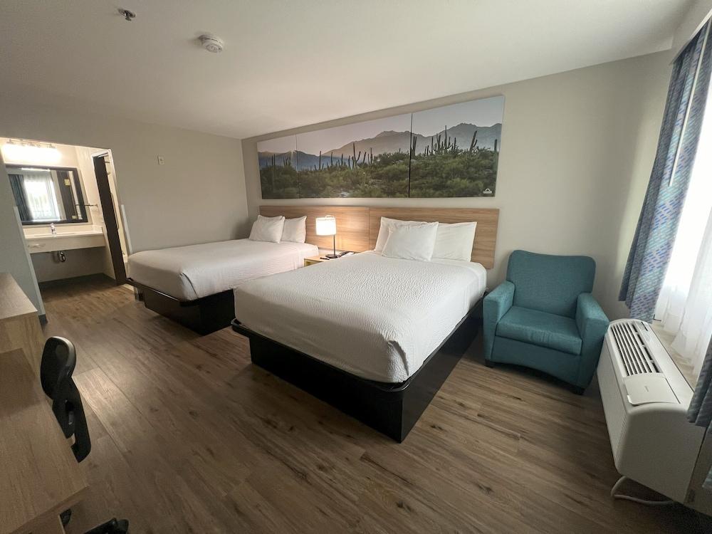 Days Inn by Wyndham Phoenix West