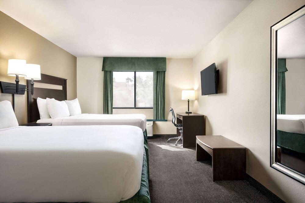 Travelodge by Wyndham Yuma